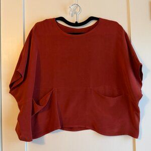 Jamie And The Jones The Pocket Box Top in Silk Crepe Poppy